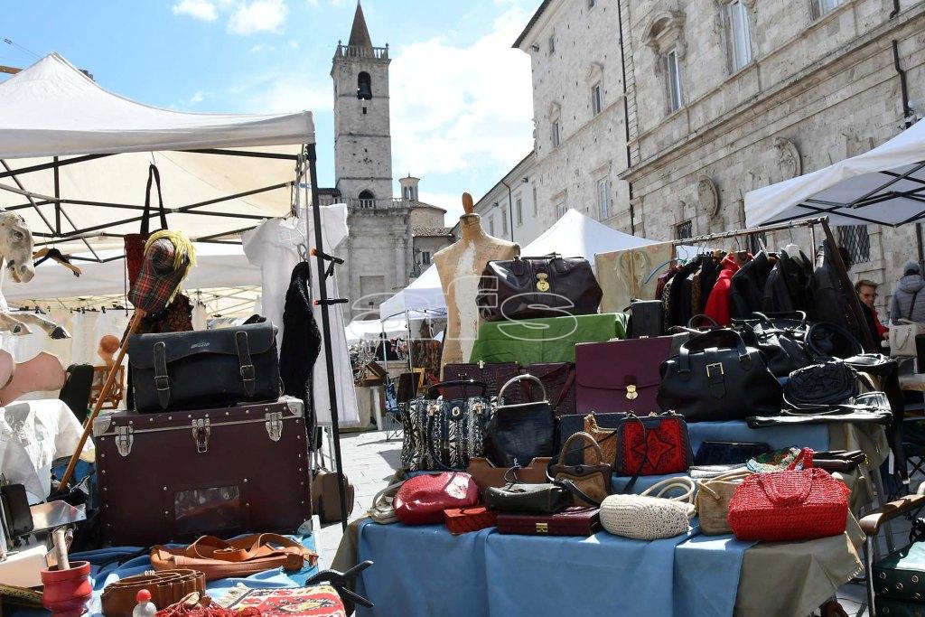 Ascoli, torna il Mercatino Antiquario