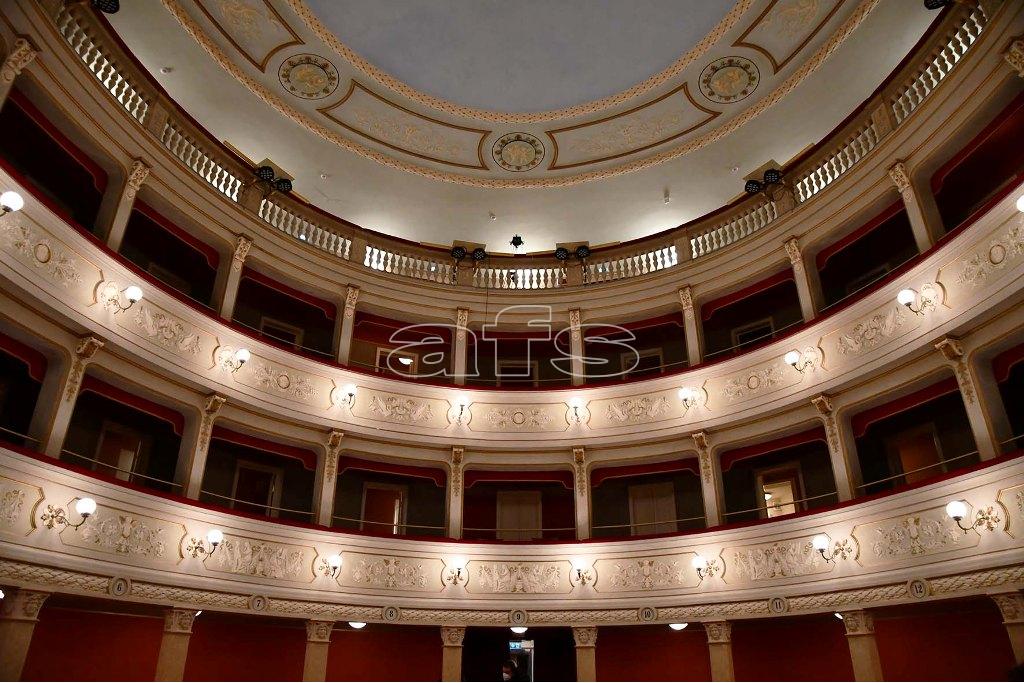 Ascoli, “Canzoni d’Amore”: sabato 10 gennaio spettacolo al Filarmonici